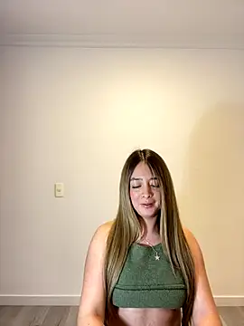 Zara Ross online show from September 16, 2025, 3:57 pm