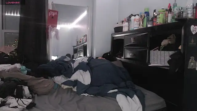 Snapshot of Mrlight1k chatting on February 9, 2026, 1:47 am Mrlight1k online show from February 9, 2026, 1:47 am