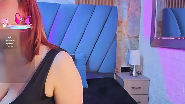 angel  red  online show from November 15, 2025, 2:59 am