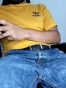 Snapshot of Bosssweet22cm chatting on February 5, 2026, 7:21 pm Bosssweet22cm online show from February 5, 2026, 7:21 pm