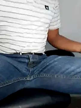 Snapshot of Bosssweet22cm chatting on February 13, 2026, 12:21 am Bosssweet22cm online show from February 13, 2026, 12:21 am