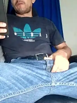 Snapshot of Bosssweet22cm chatting on January 14, 2026, 11:25 am Bosssweet22cm online show from January 14, 2026, 11:25 am