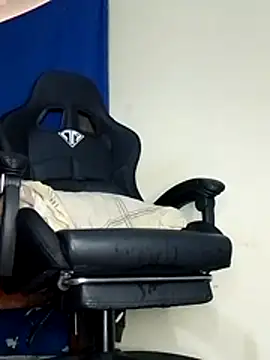 Snapshot of Bosssweet22cm chatting on December 4, 2025, 2:05 pm Bosssweet22cm online show from December 4, 2025, 2:05 pm