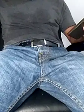 Snapshot of Bosssweet22cm chatting on February 17, 2026, 3:42 pm Bosssweet22cm online show from February 17, 2026, 3:42 pm