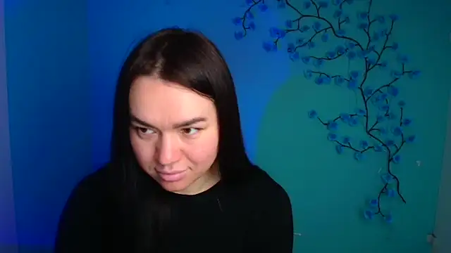 Lola Saymyname online show from March 21, 2026, 6:36 am