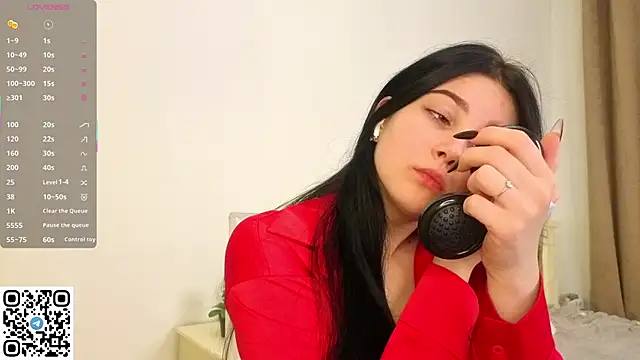 EnricaElis online show from February 25, 2026, 8:19 pm