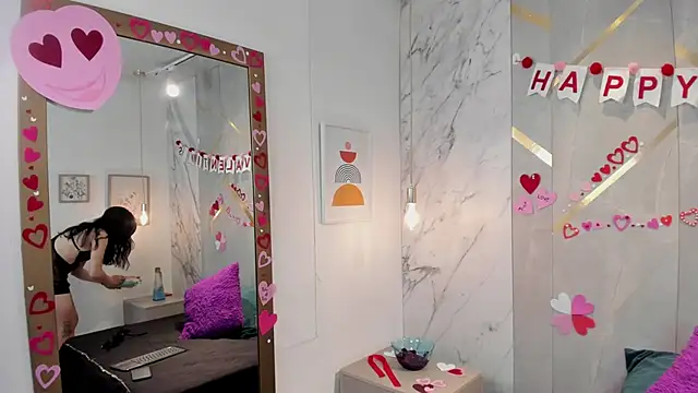 IsisNoir online show from February 12, 2026, 1:11 pm