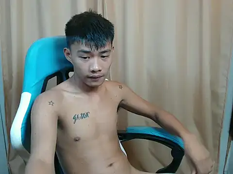 Snapshot of urasianjason chatting on December 3, 2025, 12:37 pm urasianjason online show from December 3, 2025, 12:37 pm