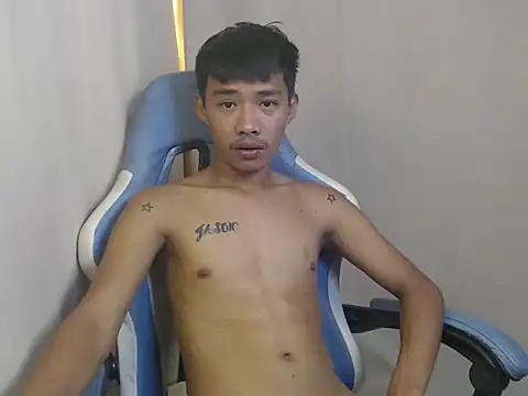 Snapshot of urasianjason chatting on March 25, 2026, 11:42 am urasianjason online show from March 25, 2026, 11:42 am