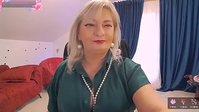 HypnotikCate online show from December 2, 2025, 1:35 pm