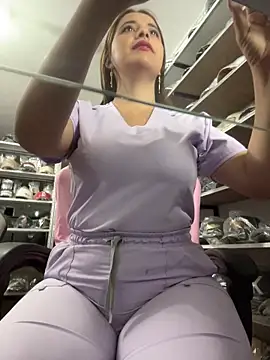 GiaDuque online show from January 8, 2026, 11:38 am