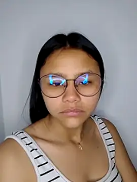 SofieLove 01 online show from February 5, 2026, 7:59 am