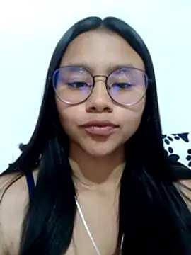 SofieLove 01 online show from April 12, 2026, 10:35 pm