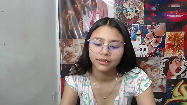 Snapshot of SofieLove_01 chatting on October 20, 2025, 8:59 am SofieLove 01 online show from October 20, 2025, 8:59 am