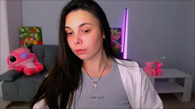 queenofthesense  online show from October 28, 2025, 4:50 pm