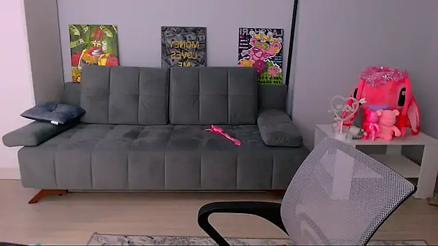 Snapshot of queenofthesense_ chatting on February 3, 2026, 2:44 pm queenofthesense online show from February 3, 2026, 2:44 pm