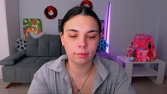 queenofthesense  online show from December 2, 2025, 10:17 am