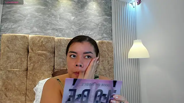 leilapons online show from November 1, 2025, 4:45 pm