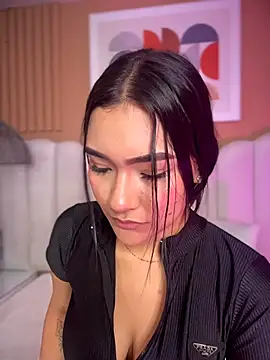 noa moon online show from January 18, 2026, 2:37 am