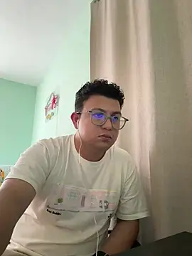 Snapshot of JaviSala chatting on May 4, 2026, 9:17 pm JaviSala online show from May 4, 2026, 9:17 pm