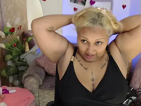 laleska montenegro online show from November 25, 2025, 4:24 am