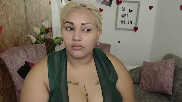 laleska montenegro online show from November 4, 2025, 5:22 am