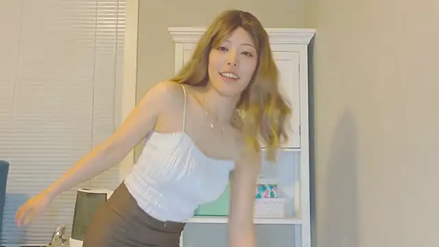 Nana with online show from November 14, 2025, 2:15 am