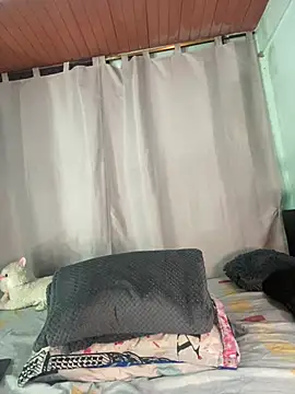 EVAH LEE  online show from February 12, 2026, 1:05 am