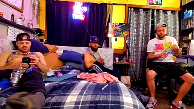 Snapshot of Xstumpy chatting on April 10, 2026, 8:27 pm Xstumpy online show from April 10, 2026, 8:27 pm