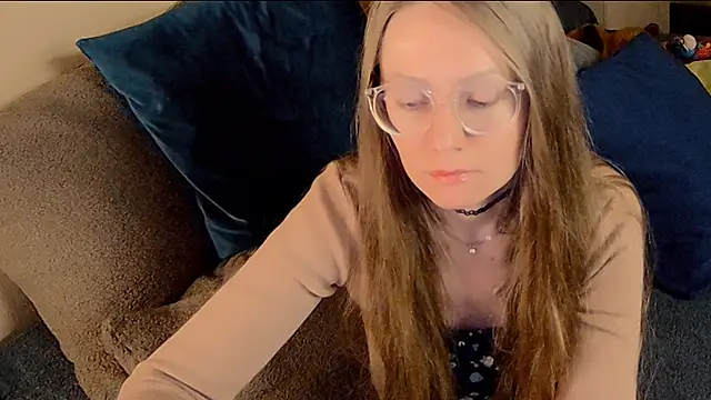 Snapshot of _Goldilocks_ chatting on October 26, 2025, 5:46 pm  Goldilocks  online show from October 26, 2025, 5:46 pm