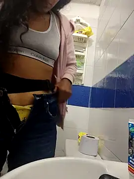 Amber-Sweett online show from October 29, 2025, 1:10 pm