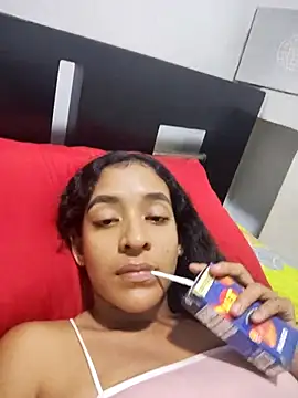 Amber-Sweett online show from November 1, 2025, 2:07 am