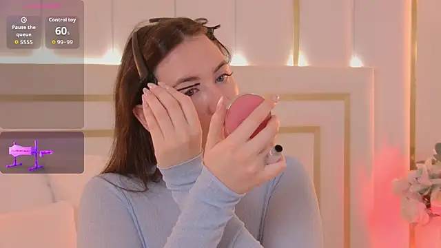 MeganStrain online show from October 5, 2025, 3:08 am