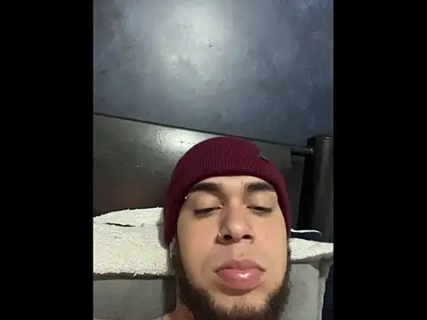 Snapshot of enzo_vittale03_ chatting on February 23, 2026, 1:29 am enzo vittale03 online show from February 23, 2026, 1:29 am