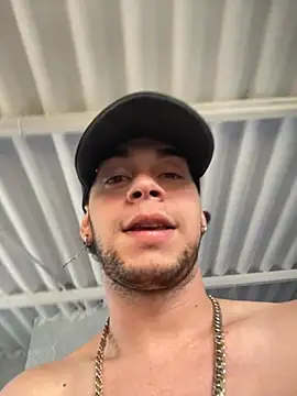 Snapshot of enzo_vittale03_ chatting on January 8, 2026, 9:43 pm enzo vittale03 online show from January 8, 2026, 9:43 pm