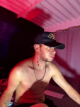 Snapshot of enzo_vittale03_ chatting on January 10, 2026, 5:14 am enzo vittale03 online show from January 10, 2026, 5:14 am