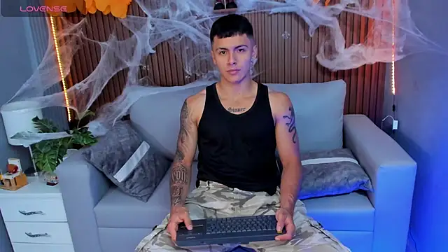 Leo santoro online show from October 18, 2025, 1:57 pm