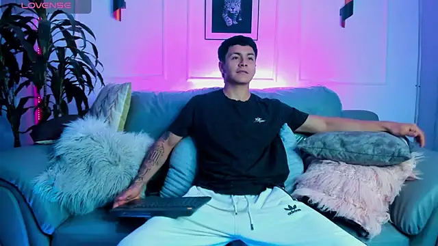 Leo santoro online show from February 9, 2026, 1:20 pm