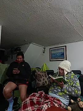 PAULA20- online show from October 22, 2025, 2:33 am