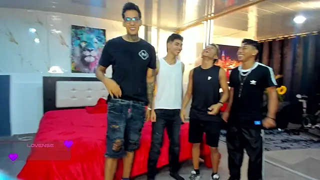 Bisexlifehot   online show from March 19, 2026, 11:27 pm