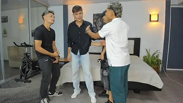 Bisexlifehot   online show from November 7, 2025, 11:08 pm