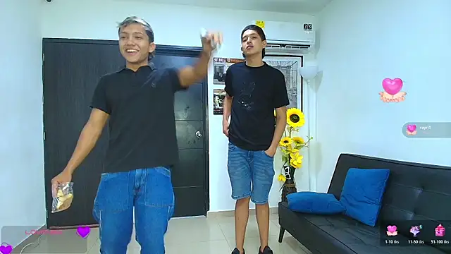 Bisexlifehot   online show from April 8, 2026, 11:17 pm