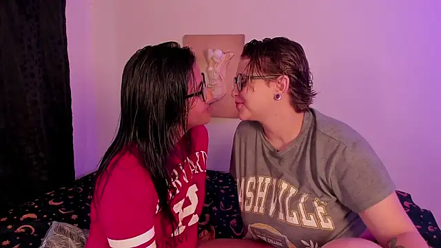 CrazyCakes  online show from December 17, 2025, 3:06 pm