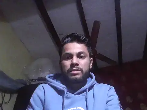 ursdreamperson online show from November 17, 2025, 2:59 am