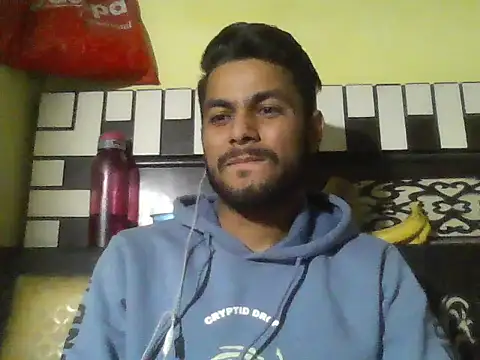 ursdreamperson online show from December 17, 2025, 4:17 am