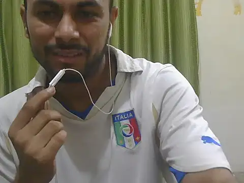 Snapshot of ursdreamperson chatting on June 3, 2026, 2:07 pm ursdreamperson online show from June 3, 2026, 2:07 pm