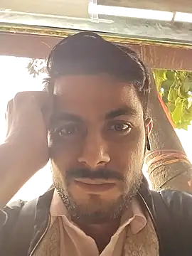 ursdreamperson online show from November 9, 2025, 7:23 am