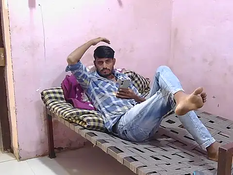 krishjaat43 online show from November 17, 2025, 9:02 am