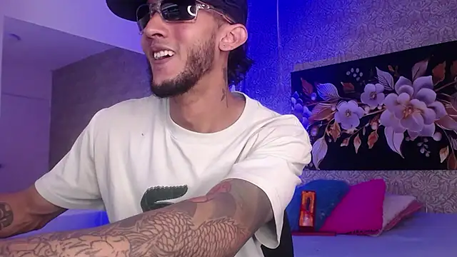 Snapshot of jonas_conor chatting on December 16, 2025, 7:18 pm jonas conor online show from December 16, 2025, 7:18 pm