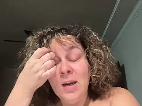 number1slut online show from November 17, 2025, 12:20 pm